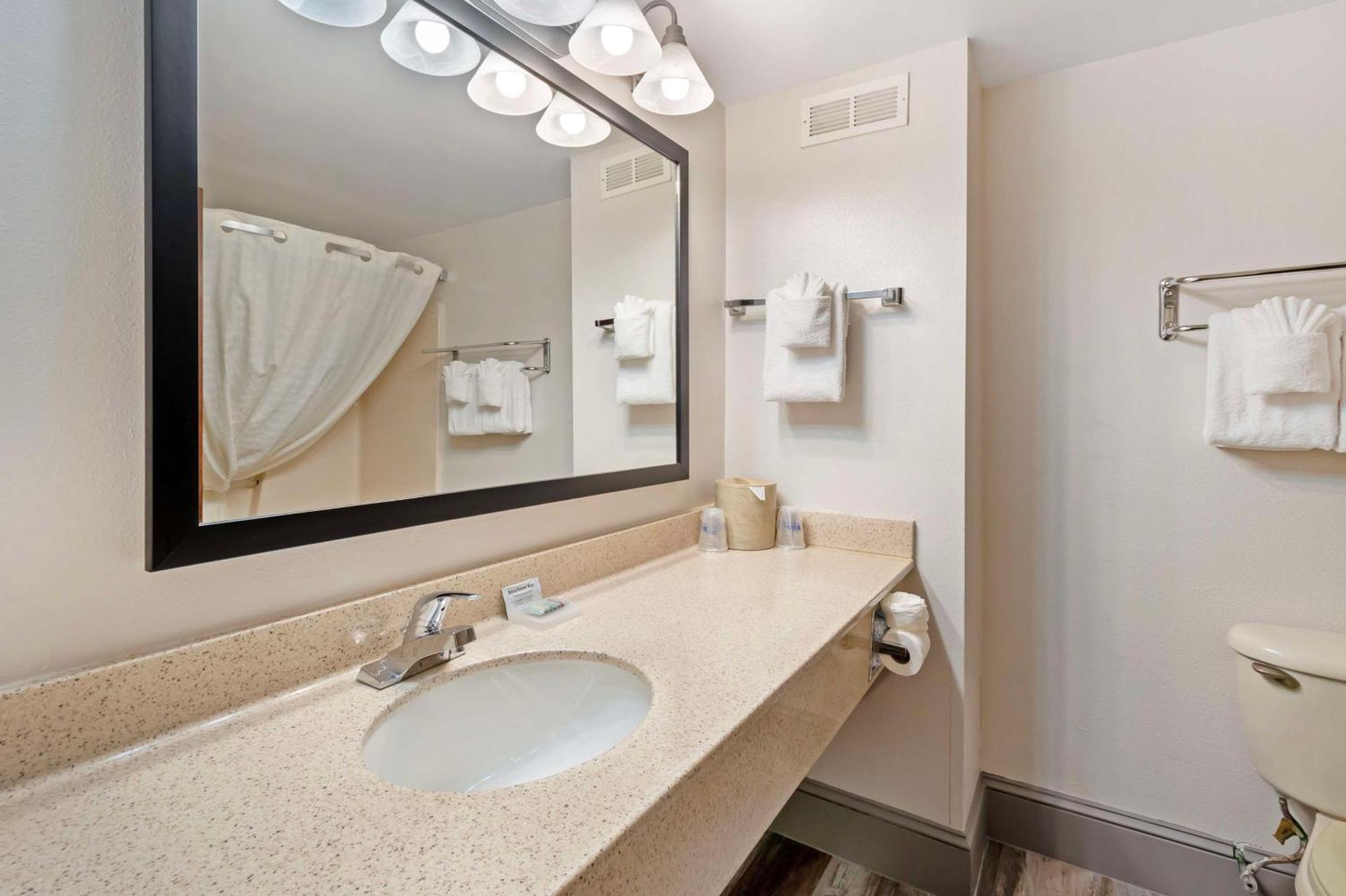 Best Western Magnolia Inn And Suites Ладсън Екстериор снимка